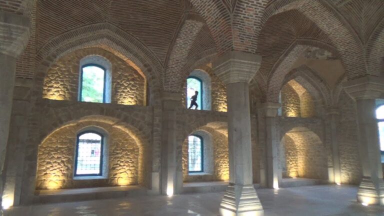 Лицемерие шума вокруг мечетей Карабаха